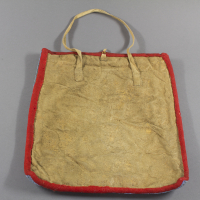 Nez%20Perce%20artist%2C%20%3Cb%3E%3Ci%3E%20Flat%20Bag%3C%2Fi%3E%3C%2Fb%3E%2C%201940%2F1960%2C%20glass%20beads%20on%20hide%2C%20The%20Elizabeth%20Cole%20Butler%20Collection%2C%20no%20known%20copyright%20restrictions%2C%202012.67.15